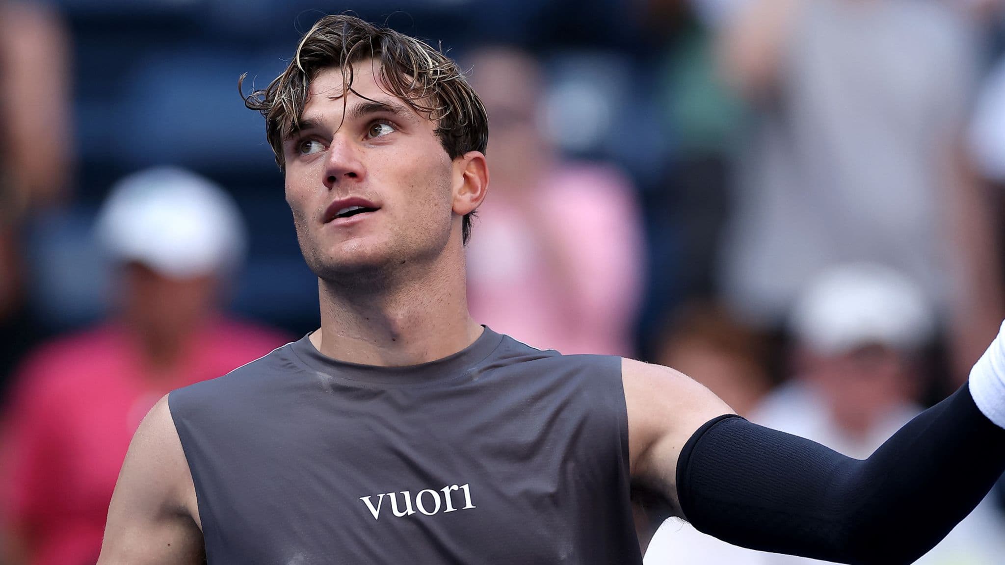 Draper Breaks Down in Tears as Arm Injury Haunts Montreal Return